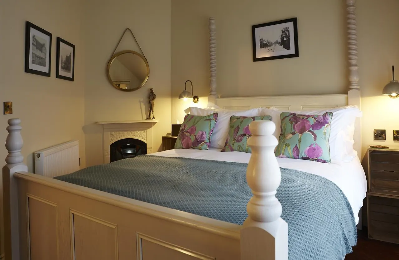 The Plough Inn & Cottages Σκάρμπορο 5*,